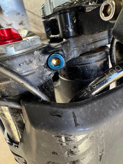 Titanium tripple clamp pinch bolts